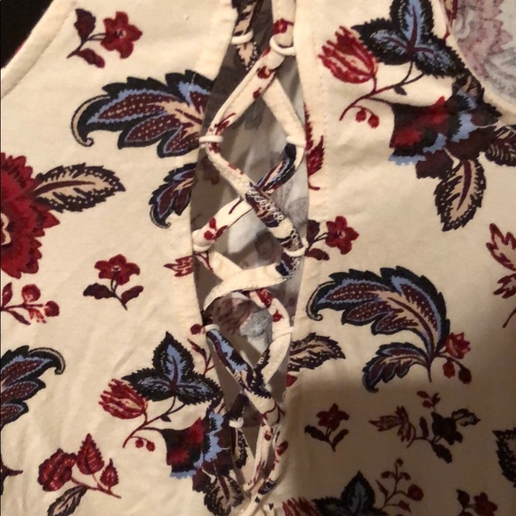 Cream Tank - Picture 4 of 5